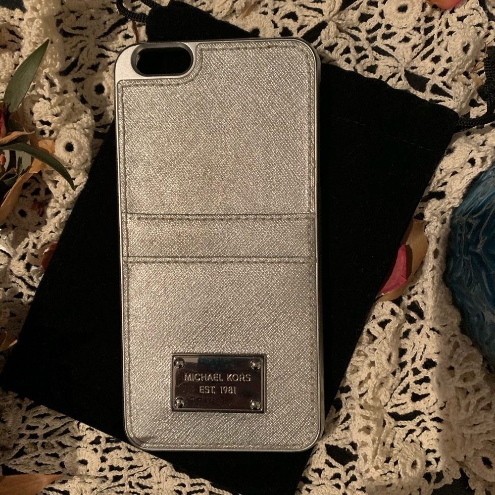 🌷3/20 Michael Kors IPhone 6 Plus Case 🌷